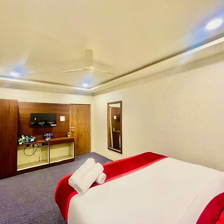 Hotel Eagle Grand Hyderabad Airport Zone Shamshabad Bagian luar foto