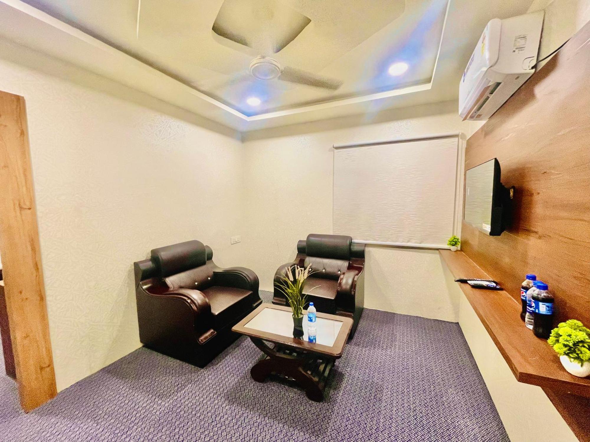Hotel Eagle Grand Hyderabad Airport Zone Shamshabad Bagian luar foto