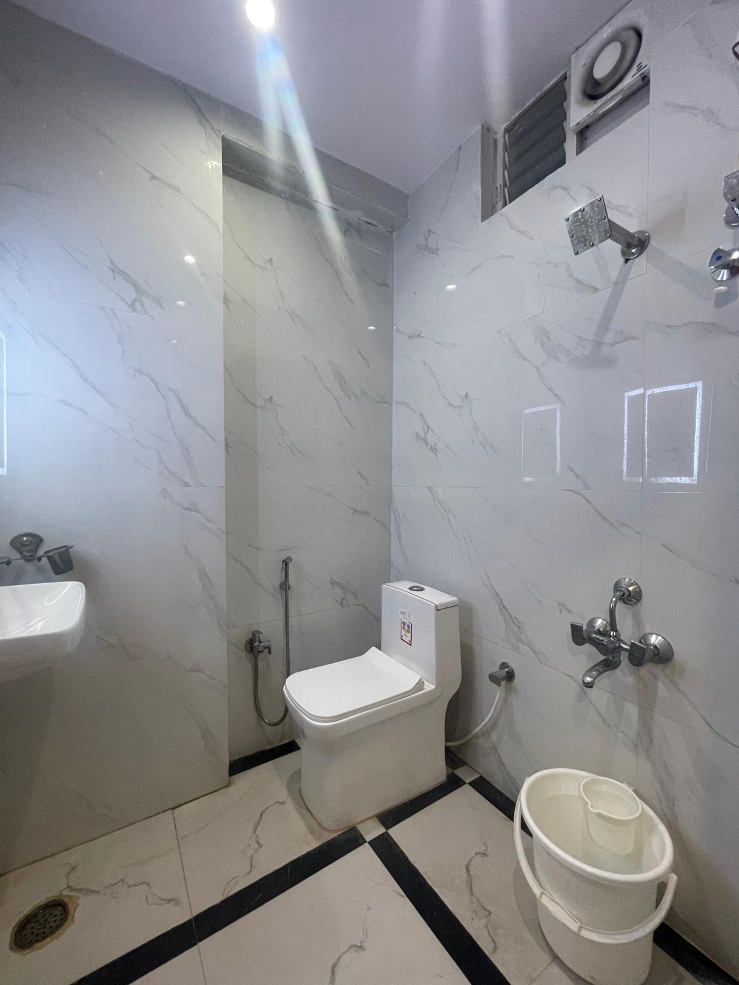 Hotel Eagle Grand Hyderabad Airport Zone Shamshabad Bagian luar foto