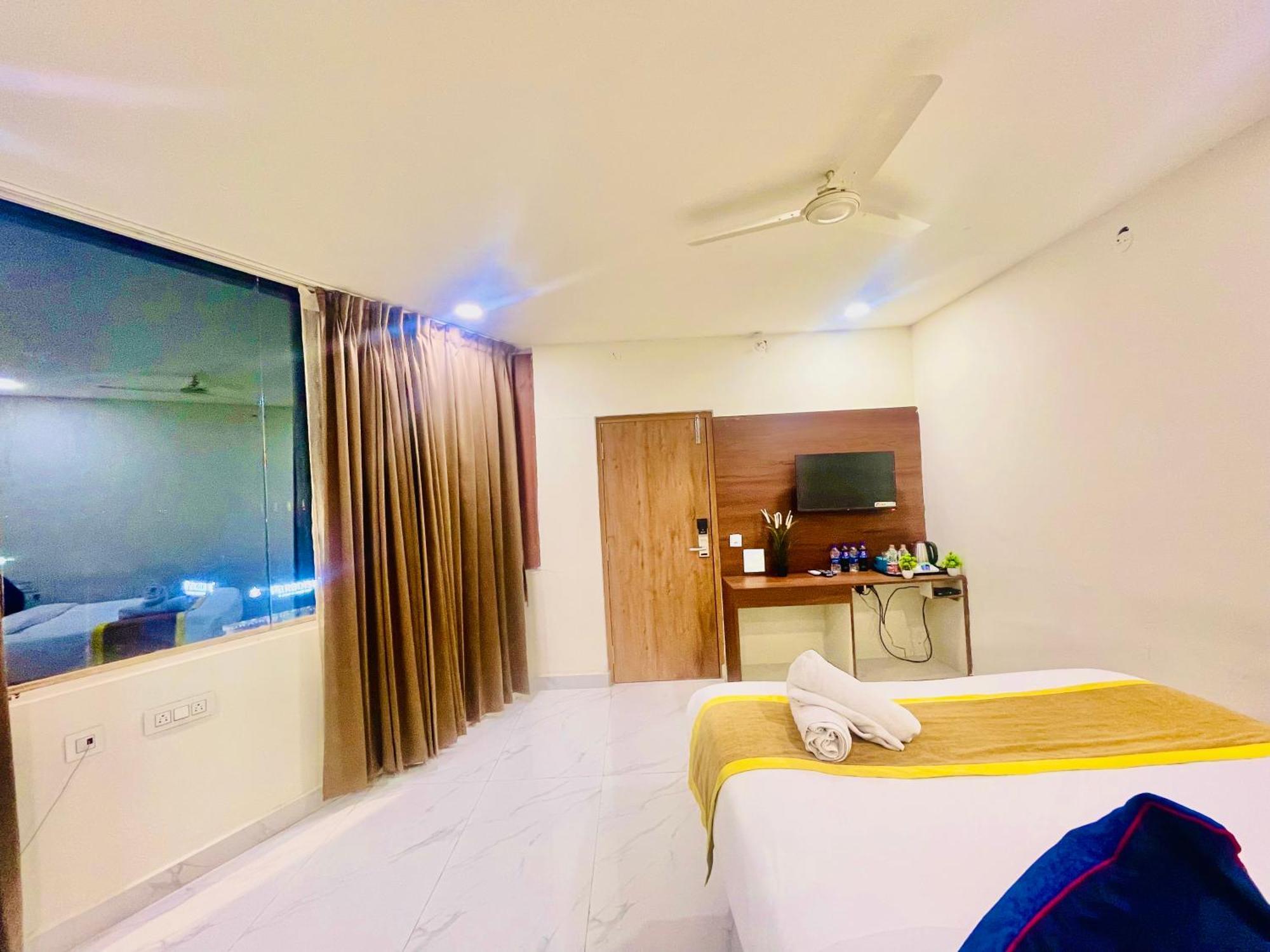 Hotel Eagle Grand Hyderabad Airport Zone Shamshabad Bagian luar foto